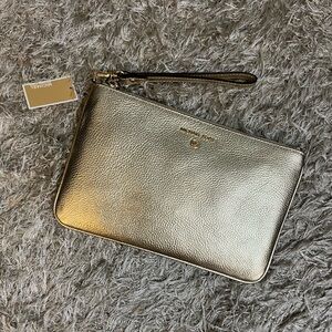 NWT Michael Kors Large Metallic Pebbled Leather Wristlet